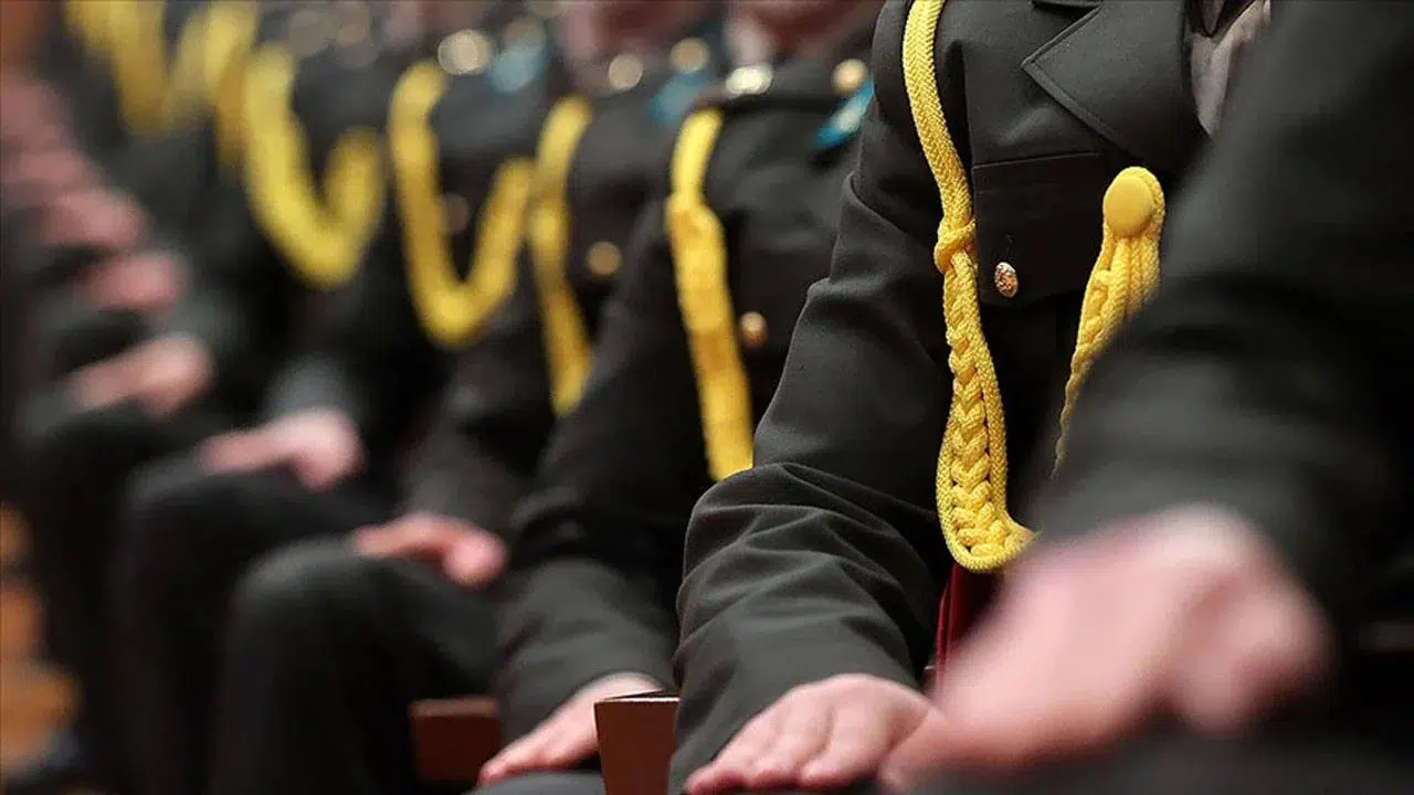 Cumhurbaşkanı'na TSK'dan subay ayırma yetkisi getiren teklif mecliste