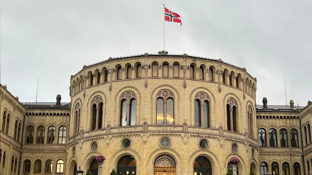 Oslo’da üniversite yakınında patlama: Polisten uyarı