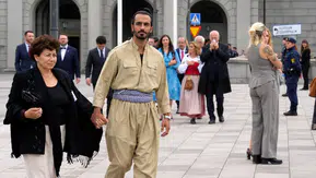 İsveç Parlamentosu’na Kürt vekil: Yemin törenine şal û şapikle katıldı