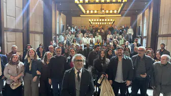 Kürt Dilinin Öncüsü Sahnede: "HAWAR" Kars’ta Prömiyer Yaptı