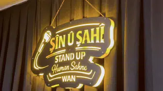 Şîn û Şahî Stand-up: Kürtlerin hikâyeleri zaten başlı başına mizah