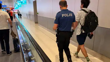 Komedyen Deniz Göktaş İstanbul Havalimanı’nda Gözaltına Alındı