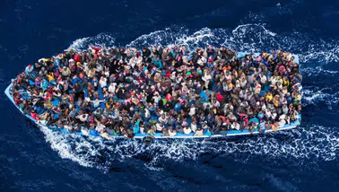 Paris’te 32 göçmenin öldüğü Manş Denizi faciası davası başladı