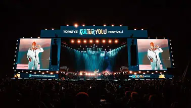 AKP'li Parlak: "Diyarbakır'daki bir festivalde neden Kürt sanatçı yok?”