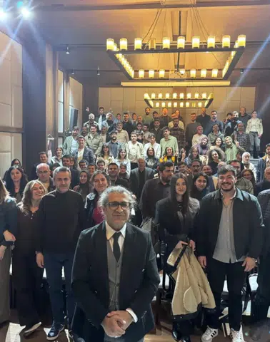 Kürt Dilinin Öncüsü Sahnede: "HAWAR" Kars’ta Prömiyer Yaptı