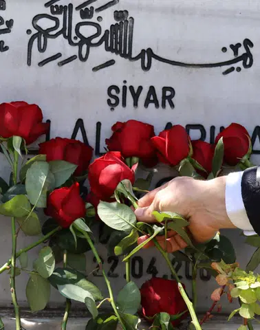 Kürt Müzisyen Hozan Şiyar Silvan’da Mezarı Başında Anıldı