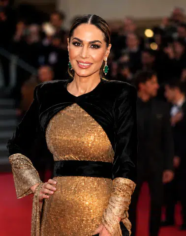 Lara Dizeyi Cannes’da Kürt kıyafetleriyle dikkat çekti