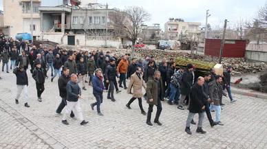Otobüs kazasında hayatını kaybeden 3 genç, Mardin’de son yolculuğuna uğurlandı