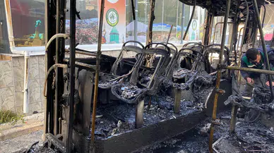 İzmir'de Belediye otobüsünde çıkan yangın kullanılamaz hale getirdi