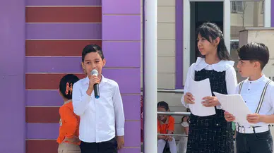 Diyarbakır’da öğrenciler 23 Nisan’ı renkli gösterilerle kutladı