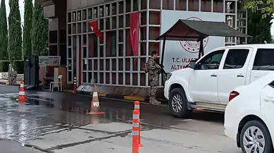 Gaziantep havalimanı’nda şok olay: Kimlik kontrolü tartışması silahlı arbedeye dönüştü