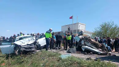 Şanlıurfa’da otomobil çarpışması: 3 kişi hayatını kaybetti