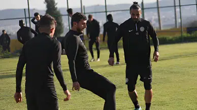 Şanlıurfaspor futbolcuları ödemelerin gecikmesi nedeniyle antrenmana çıkmıyor