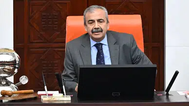 Son Dakika: Sırrı Süreyya Önder kalp krizi geçirdi, ameliyata alındı