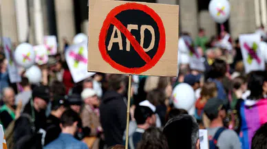 Almanya’da binlerce kişiden AfD protestosu: Demokrasiyi tehdit ediyor