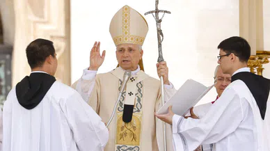 Aziz Petrus Meydanı’nda tarihi gün: Yeni papa görevde