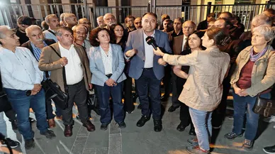 Kent Uzlaşısı davasında verilen ara karara adliye önünde protesto