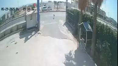 Köpeğe çarpmamak için duran araca 3 araç çarptı