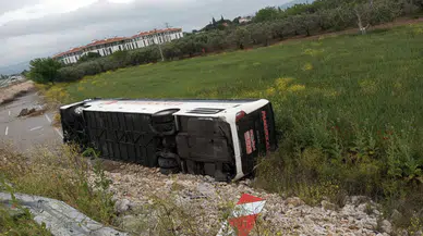 Manisa’da yolcu otobüsü devrildi: 16 kişi yaralandı