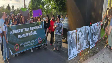 Sena Düzgün için üniversite kampüsünde yürüyüş