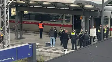 Tren istasyonunda bıçaklı saldırı: 6’sı ağır 12 kişi yaralandı