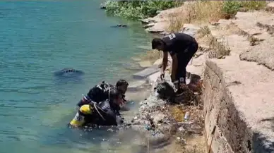 Dicle Baraj Gölü’nde dalgıçlardan dip temizliği