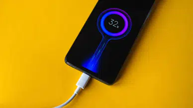 Yaz sıcağında telefonlarınızı şarjda bırakmayın uyarısı