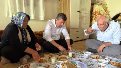 Ev hapsi kaldırılan Abdurrahman Tutdere ana evinde