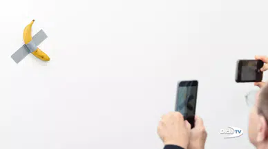 Sanat eseri olan "duvara bantlanmış muzu" yine yediler