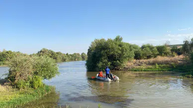 Dicle Nehri'nde bir genç, kardeşini ve yakınını kurtarmak isterken kayboldu