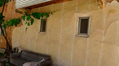 Kadınlar “Çarpma Toprağıyla” tarihi duvarları süslüyor
