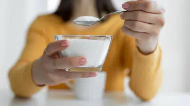 Harvardlı doktordan uyarı: Şekeri bırakınca yüzünüz nasıl değişir?