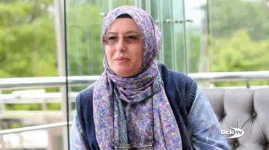 Ünlü yazar, Diyanet'in hutbesine tepki göstermek için başını açacak