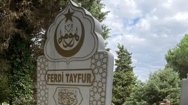 Bahçeli, Ferdi Tayfur’un kabrini yaptırdı