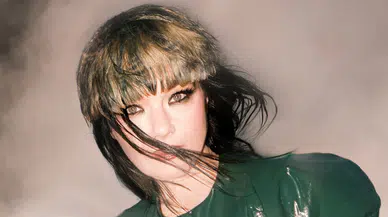 Şarkıcı Björk şarkılarına İsrail'den erişimi engelledi