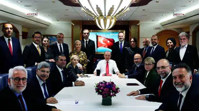 Cem Küçük: Uçaktaki sorular önceden alınıyor, istenmeyenler çıkarılıyor