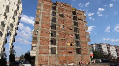 Araba geçerken bile sallanıyor: Diyarbakır'da tartışmalı yıkım yargıya taşındı