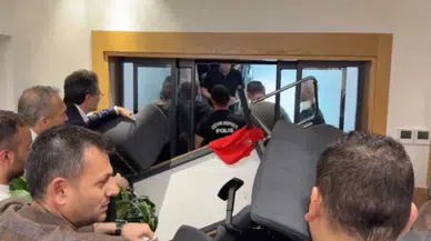 Başarır: İl binasında 5 bin polis devrede, barikat kuruldu