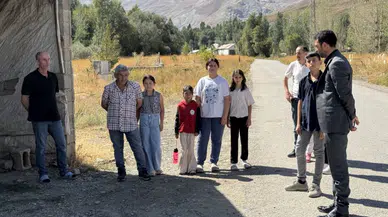 Hakkari’de servis belirsizliği: Çocuklar okula gidemiyor