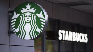 Starbucks yüzlerce dükkanını kapatıyor