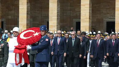Anıtkabir'de bir kez daha Erdoğan sloganları atıldı