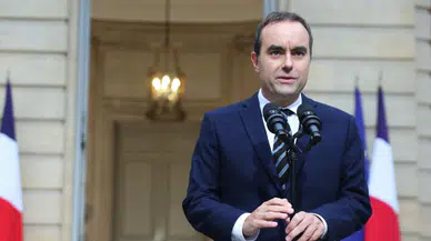 Fransa'da dün hükümeti kuran yeni başbakan bugün istifa etti