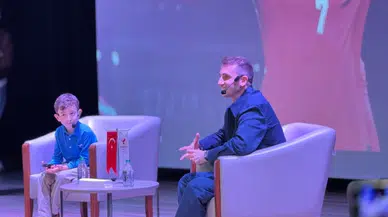 Kerem Aktürkoğlu, ilkokul öğrencisinin başkanlık vaadini yerine getirdi