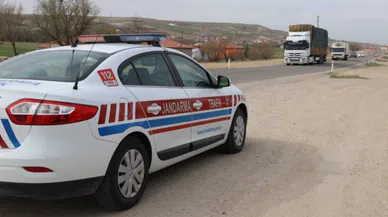 Jandarma önce ceza yazdı, kimliğini öğrenince cezayı kendi cebinden ödedi!