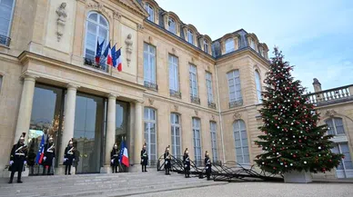 Fransa'da bu kez de Elysee Sarayı soyuldu