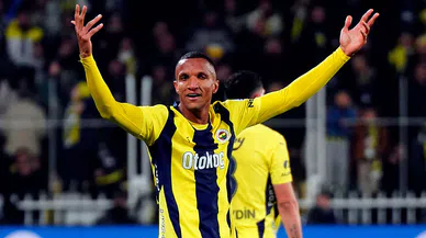 Fenerbahçe'de Rodrigo Becao da kadro dışı bırakıldı