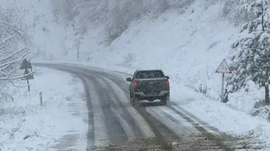 Van–Bitlis kara yolu çığ nedeniyle ulaşıma kapandı