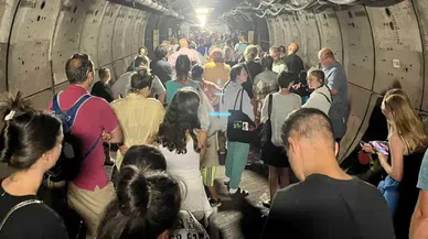 Denizin altında, 38 km’lik Manş Tüneli'nde kapana kısıldılar