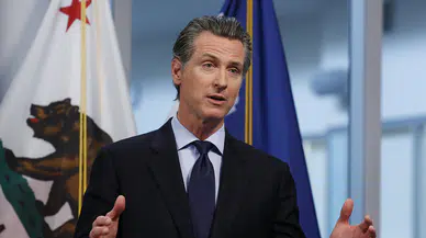 Vali Newsom, Trump'a boyun eğen Avrupalı liderlere: Biraz omurgalı olun