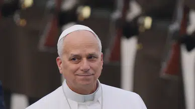 Papa'dan "yapay zekâyla duygusal ilişki" uyarısı